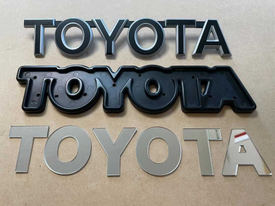 FJクルーザー トヨタ 純正エンブレム用 アクリル ミラーシルバー FJクルーザー トヨタ 純正エンブレム用 アクリル ミラーシルバー