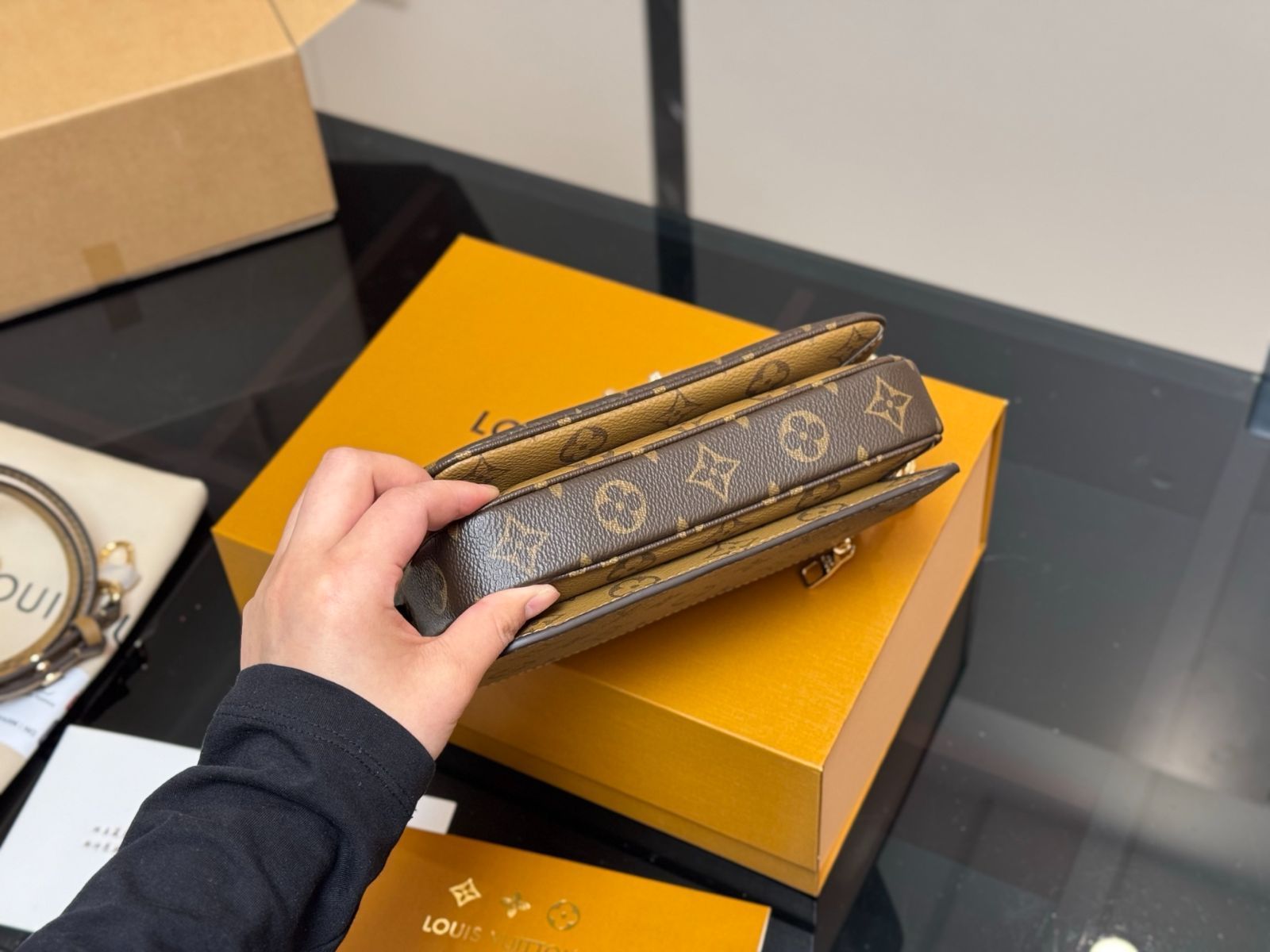 今日特価】LV Monogram Messenger Bag ルイ・ヴィトン