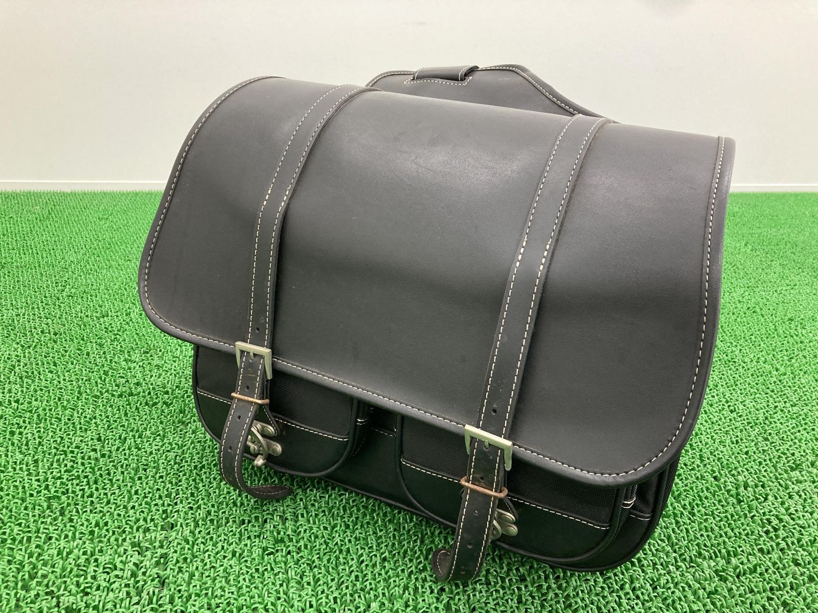 デグナー製 サイドバッグ 左 社外 中古 バイク 部品 DEGNER サドルバッグ ハーレー バルカン スティード ドラッグスター SR400 マグナ50 デグナー製 サイドバッグ 左右 社外 バイク 部品 DEGNER ハーレー バルカン スティード ドラッグスター シャドウなどに ドラッグスター400 スティード400 バルカン400 マグナ50 ジャズ:22301379