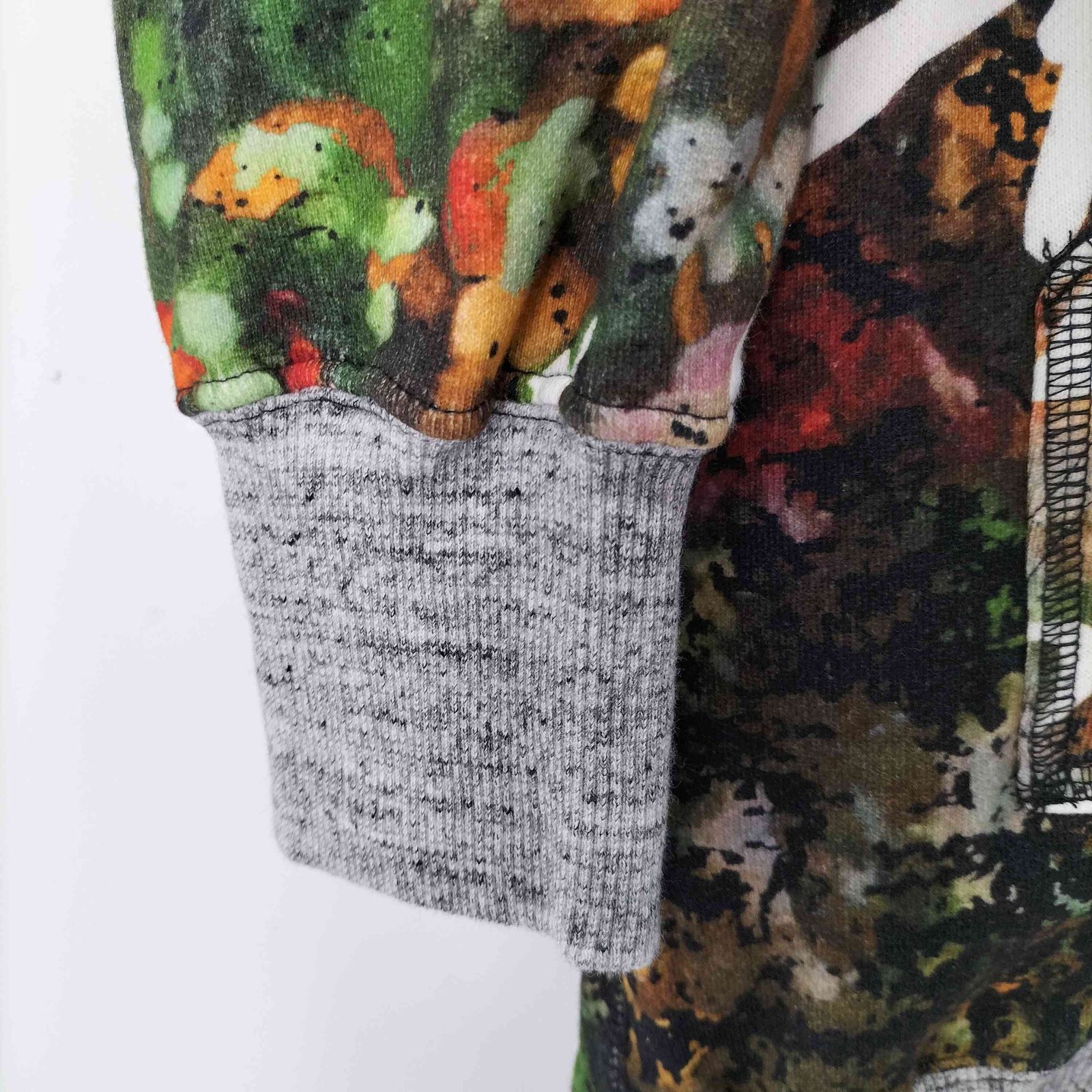 極美品 ヴィヴィアン FREEDOM FIGHTER FLOWER スウェット 極美品 ヴィヴィアン FREEDOM FIGHTER FLOWER スウェット - メルカリ