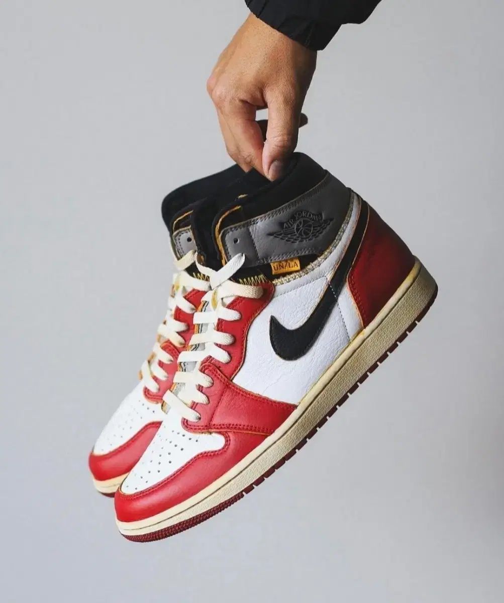 265 NIKE(ナイキ) x ユニオン ジョーダン 1 ハイ OG シカゴ シャドウ