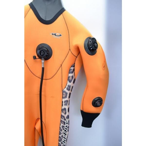 World Dive 5mm 男性用 ドライスーツ（170cm/65kg/ブーツ26cm)［Dsuit 