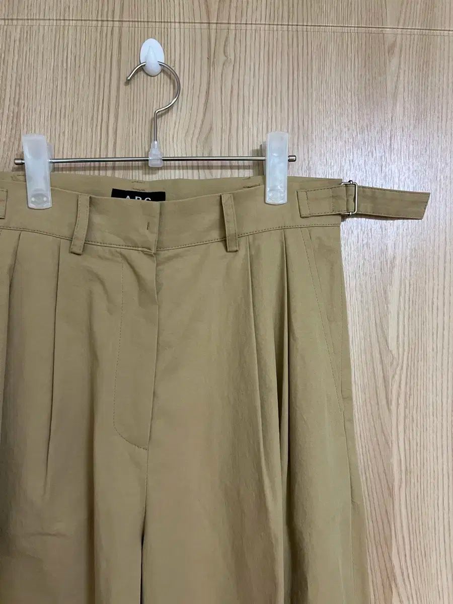 A.P.C. アーペーセー パンツ