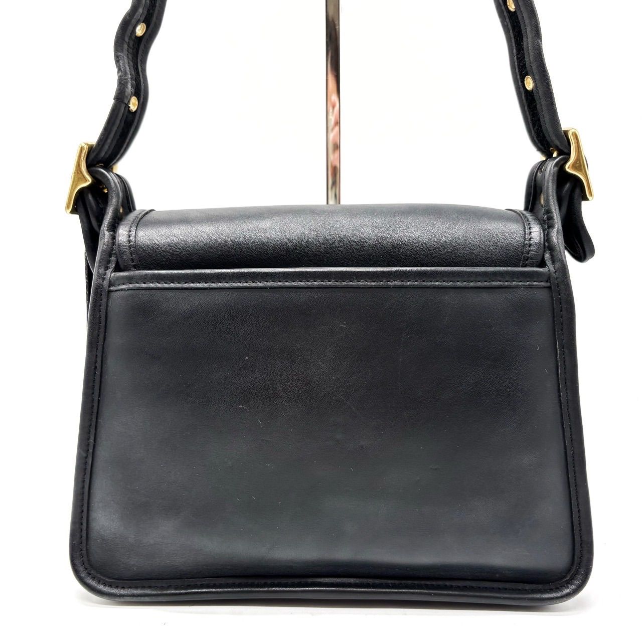 オールド コーチ ショルダーバッグ ターンロック レザー ブラック 金 美品 オールドコーチ ショルダーバッグ レザー ブラック ターン