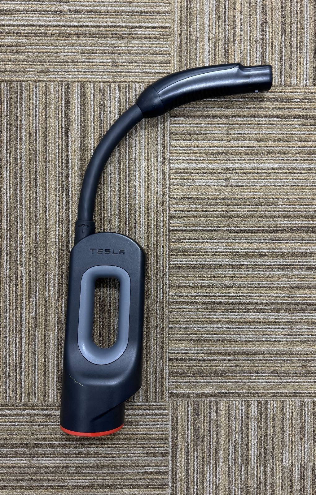 テスラ　チャデモアダプター充電器　CHADEMO　TESLA　北米版 テスラ チャデモアダプター充電器 CHADEMO TESLA 北米版 テスラ