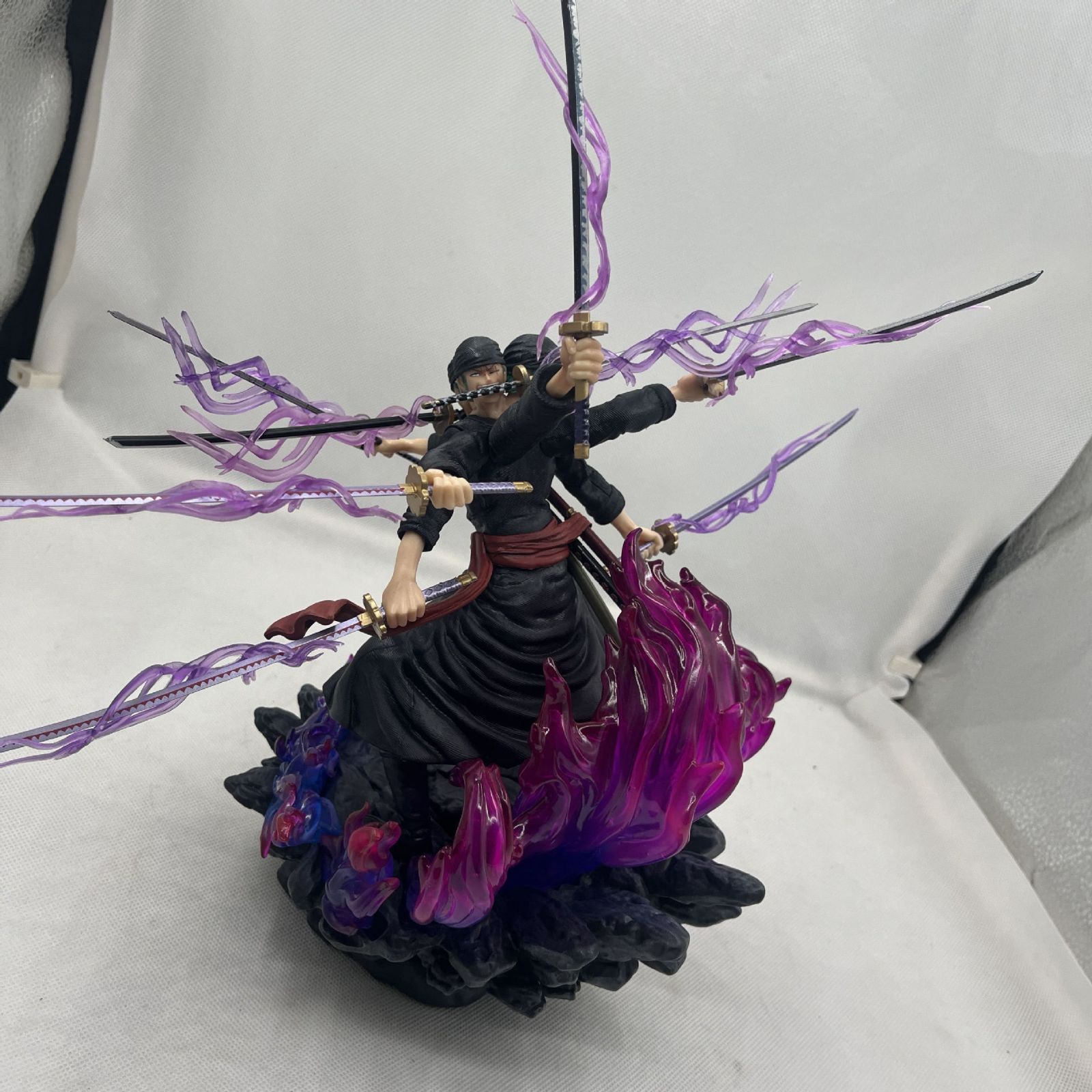 ワンピース ロロノア ゾロ フィギュア 閻魔 Amazon.co.jp: TAMASHII NATIONS S.H.フィギュアーツ ONE PIECE