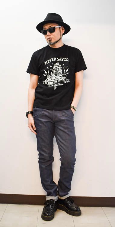 Monster Ship Tシャツ