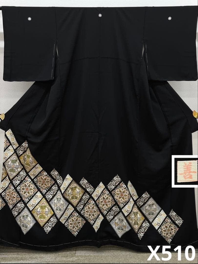 蘇州刺繍 手描き友禅 落款入 黒留袖 比翼仕立て 馬 正絹 躾糸