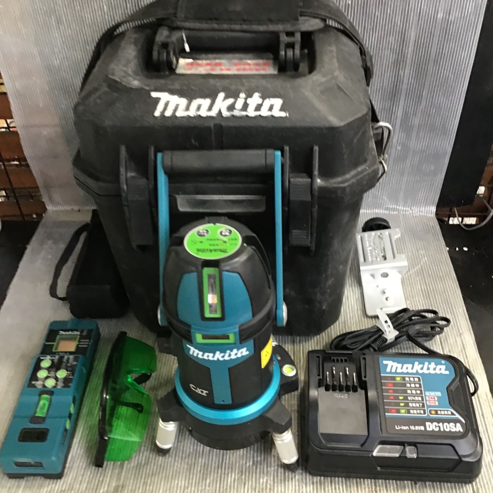 ☆マキタ(makita) コードレスレーザー墨出し器 矩・横・両縦 SK313GDZ【草加店】 ☆マキタ(makita) コードレスレーザー墨出し器 矩・横・両縦 SK313GDZ