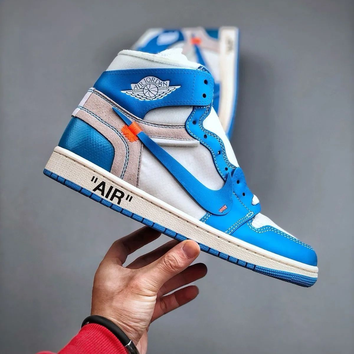 箱付新品 OFF-WHITE × NIKE AIR JORDAN 1 HIGH UNC 