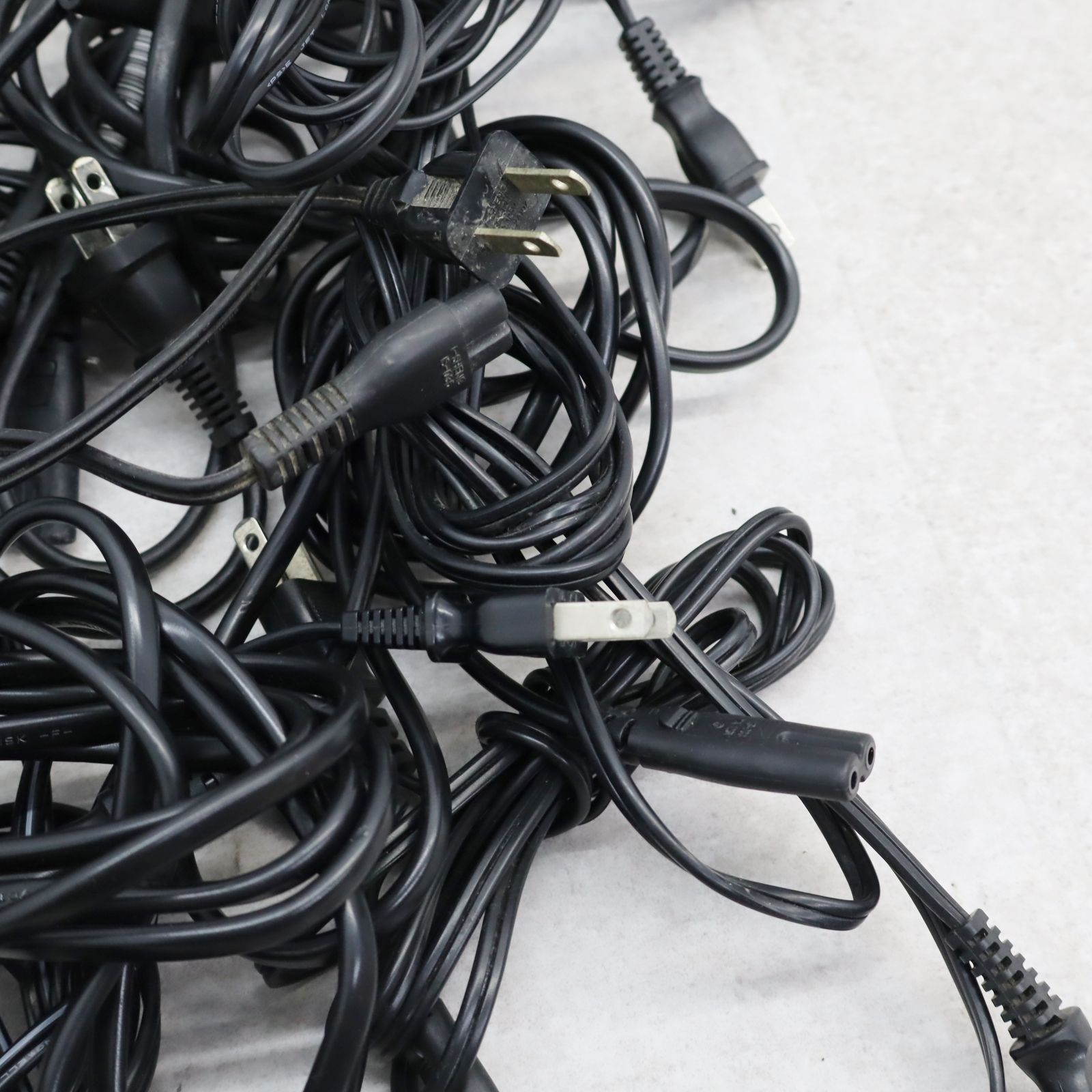 ◇ ｜50本まとめ AC 電源ケーブル 8の字コード｜ ｜メガネ型