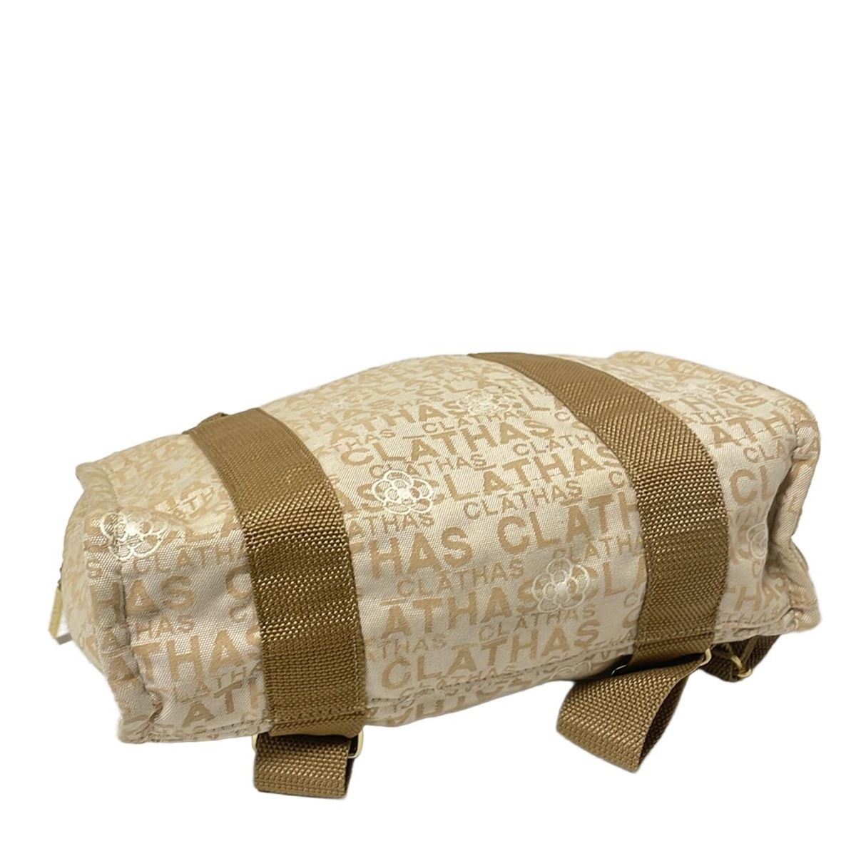 クレイサスフラワーモチーフ ベージュリュック ポーチ付き美品