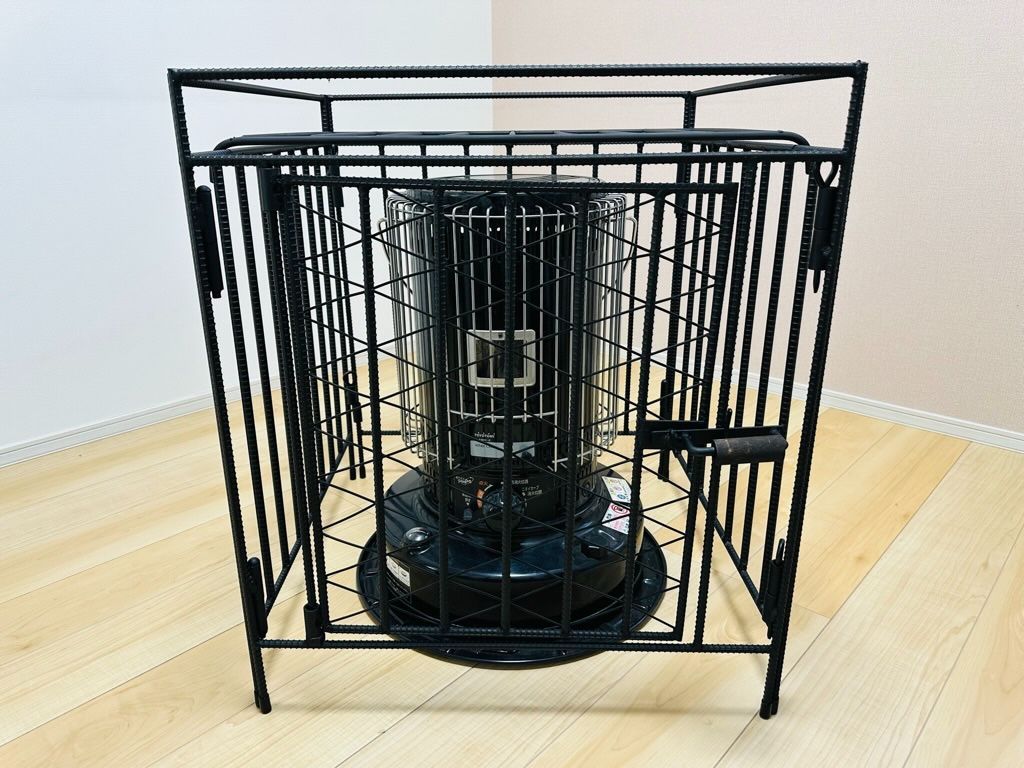 トヨトミ KS-67H GE67対応 ストーブガード 菱形デザイン 異形鉄筋 無骨 ハンドメイド 滑り止めキャップ付き 工房金魚