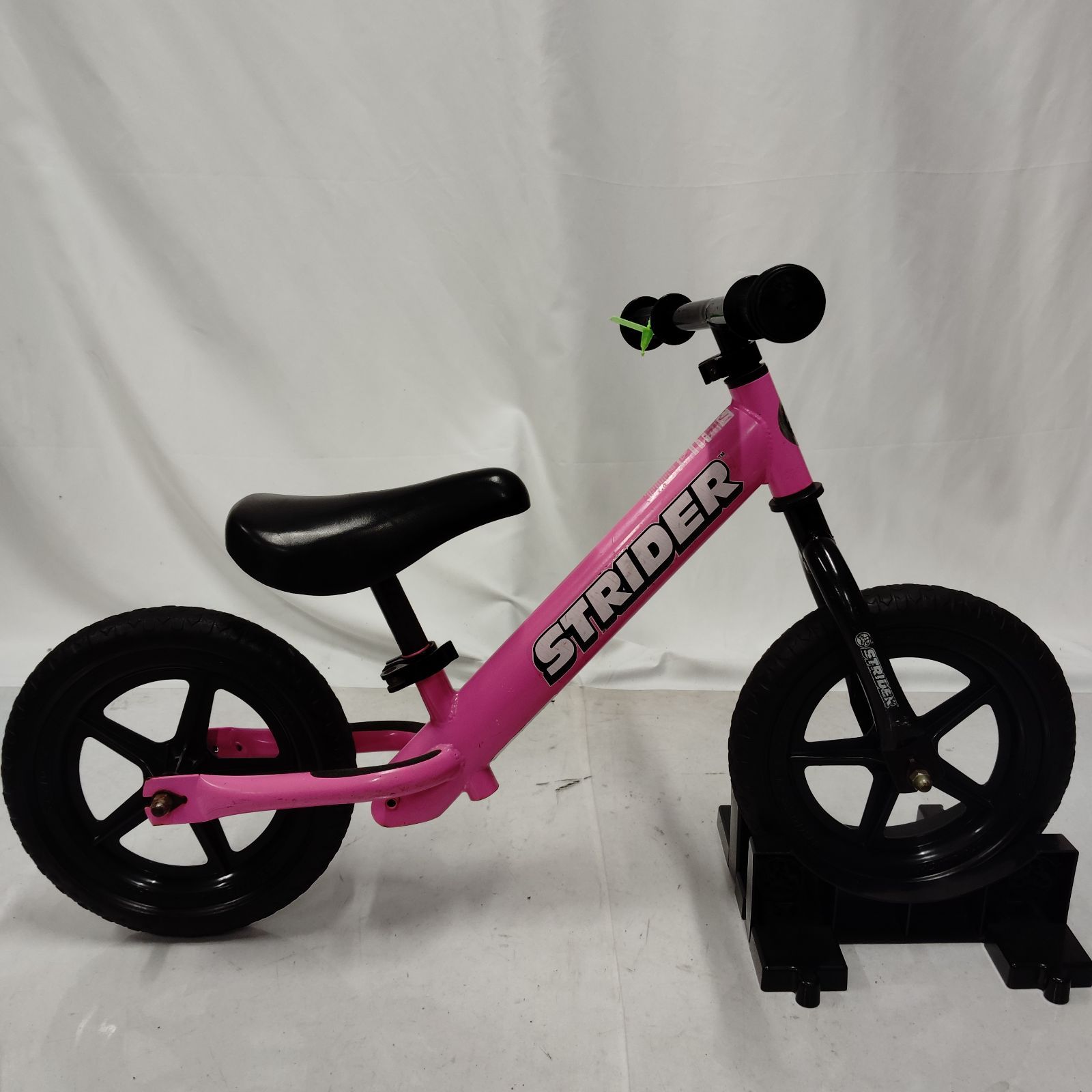 【美品】STRIDER ストライダー バランスバイク ST-J4 ピンク STRIDER ピンク ストライダー ST-J4 STRIDER ストライダー ST-J4