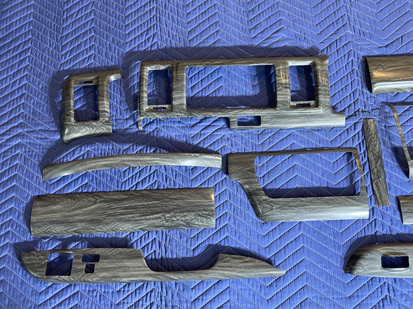 カズキオート（BUAN JAPAN / RUGGIT） ハイエース用 インテリア