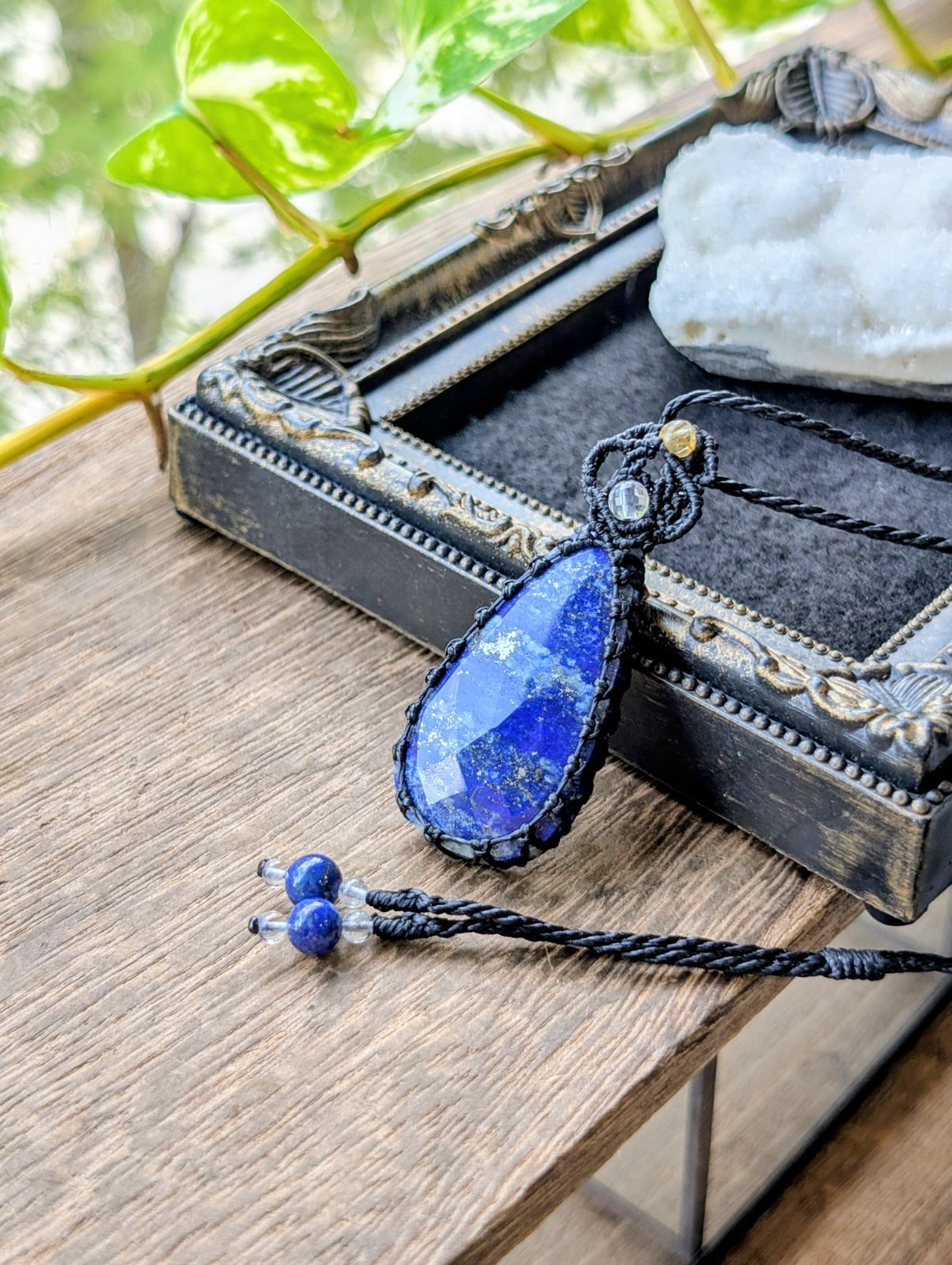 ファセットカット入り ラピスラズリ 瑠璃 マクラメ編みネックレス 396 マクラメネックレス