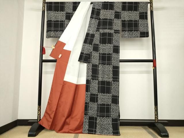 平和屋着物 結城紬 格子花文 黒地 正絹 AABC6155ck