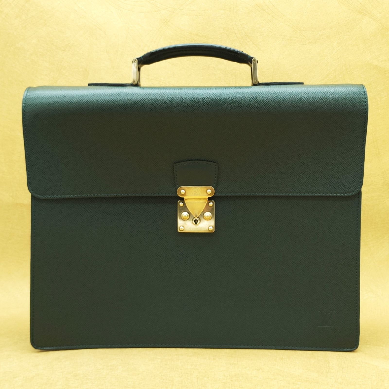 ルイヴィトン　タイガ セルヴィエット クラド ビジネスバッグ ブリーフケース　緑 LOUIS VUITTON】ルイヴィトン『タイガ セルヴィエット クラド