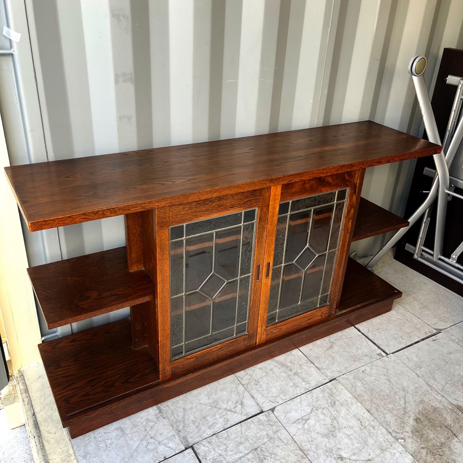 取付無料！三越家具 ブルージュ 天然木ステンドグラス扉アンティークキャビネット✨ 取付無料！三越家具 ブルージュ 天然木ステンドグラス扉アンティーク