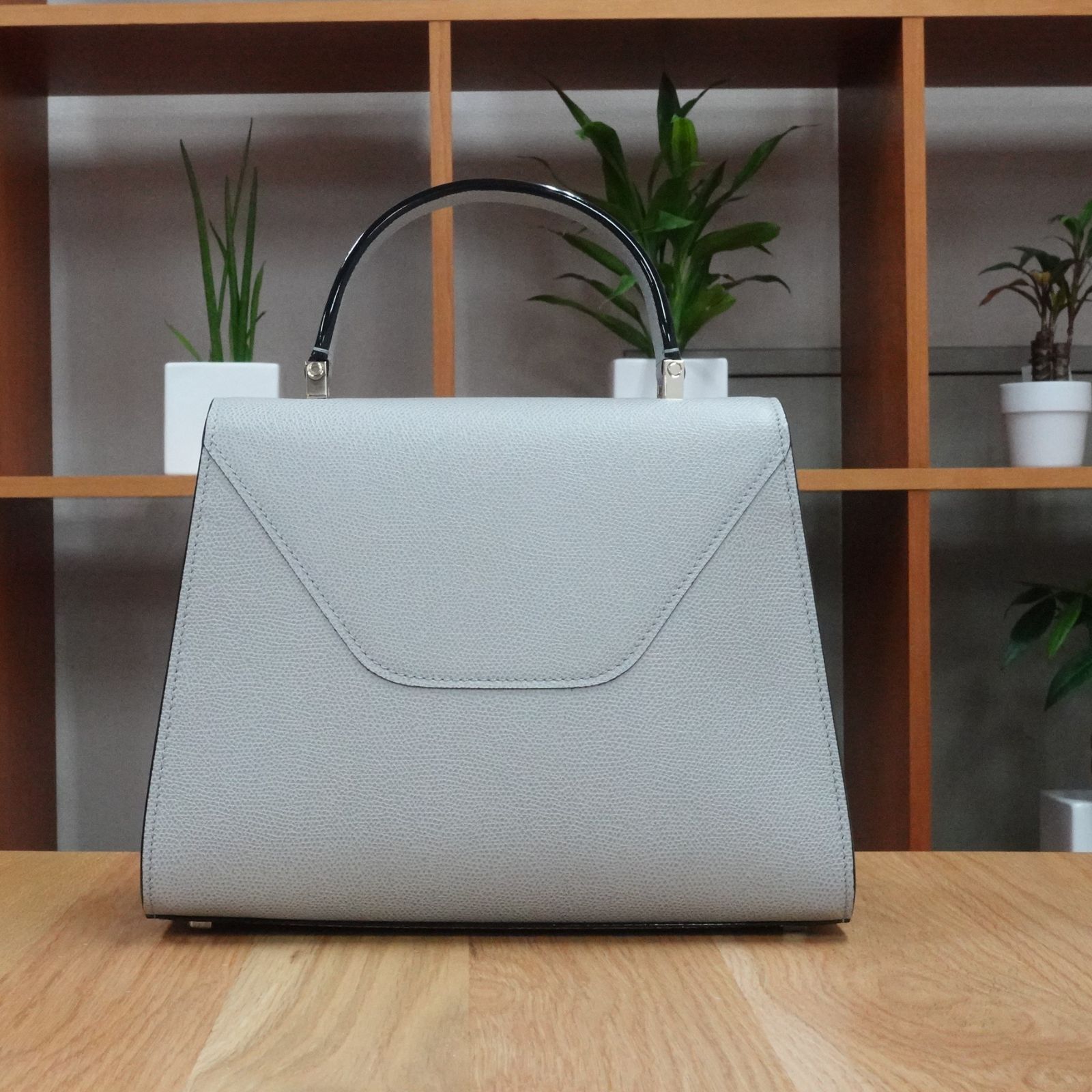 ヨーロッパ買付・新品・未使用】Valextra(ヴァレクストラ ヨーロッパ買付・新品・未使用】Valextra(ヴァレクストラ