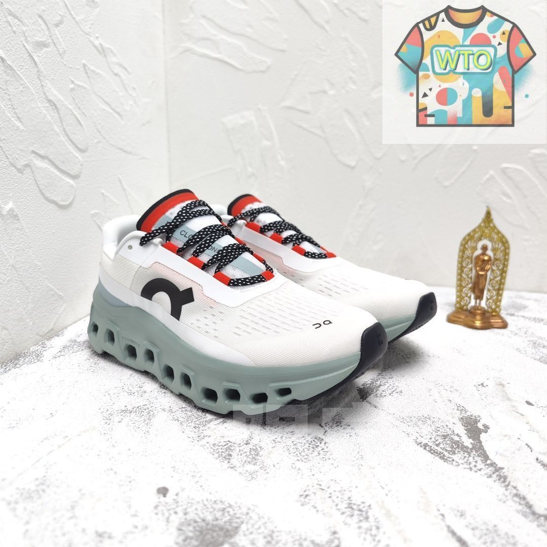 ■美品■匿名配送■ランニング■ウォーキング■ジム■トレーニング■スポーツ On Cloudmonster ジョギング スポーツ トレーニング ランニング