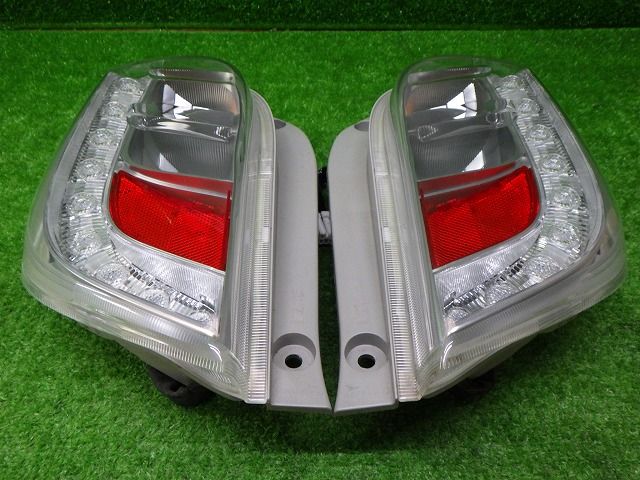 ダイハツ　LA300S　LA310S　ミライース　テールレンズ左右　20511　ピクシス　ステラ　LED玉切れなし　250222024
