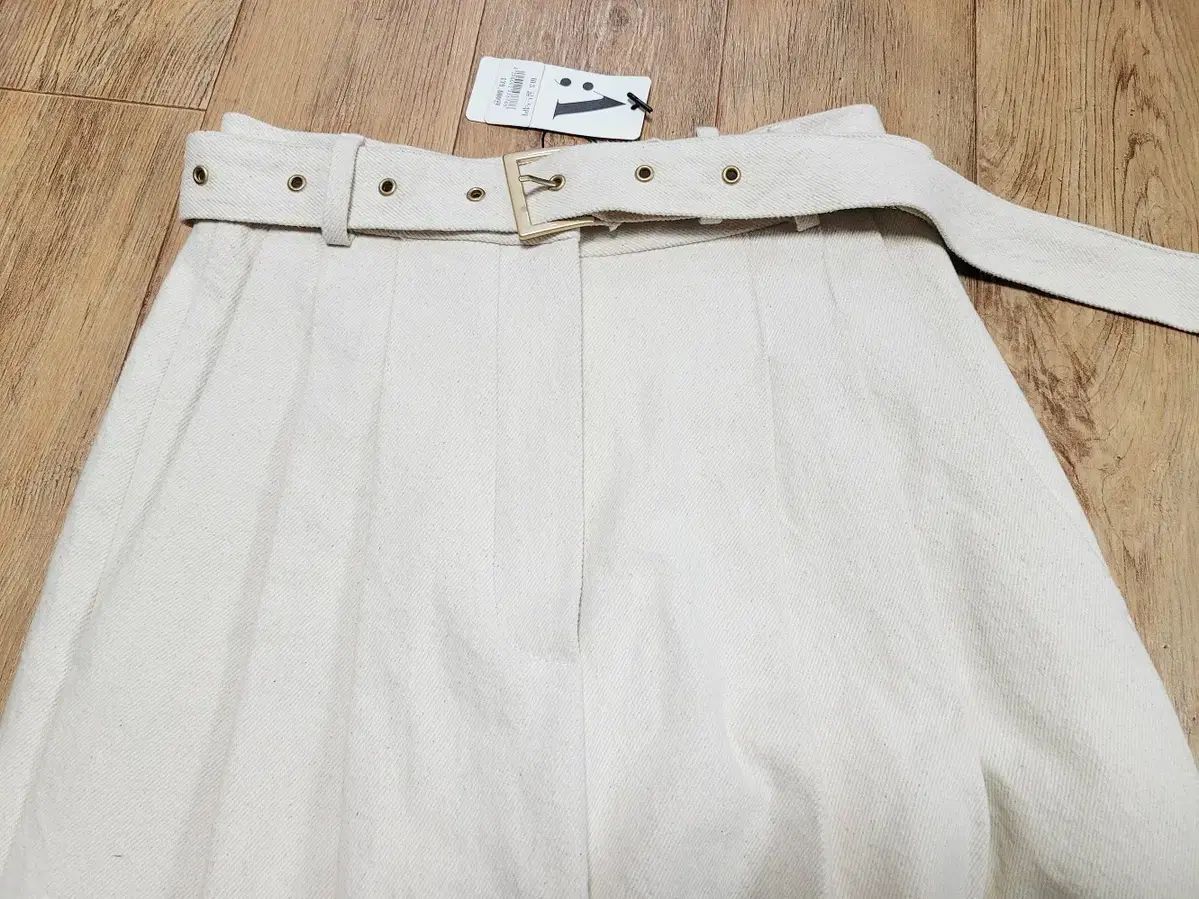 ハイウエストベルト付きパンツ