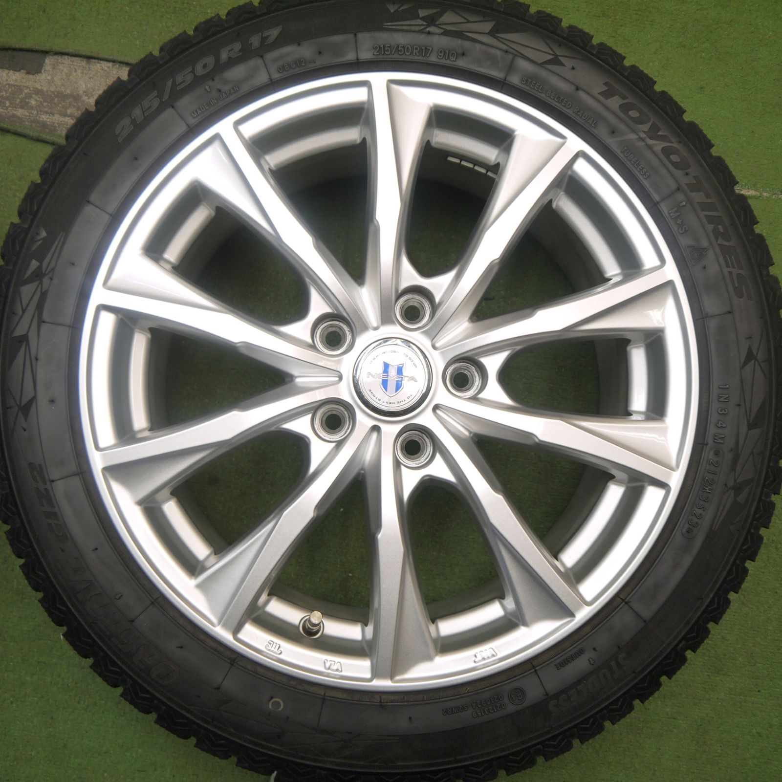 ⭐︎215/55R17 TOYO トーヨータイヤ スタッドレスアルミセット