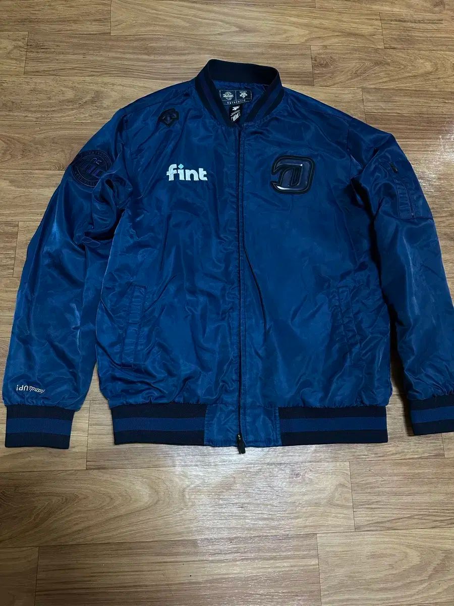 105 デサント₍DESCENTE) NC NCダイノス 野球ジャケット