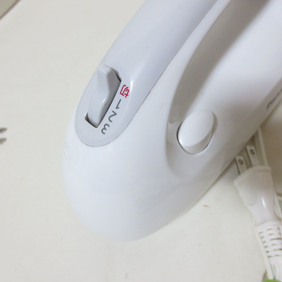 パナソニック ハンドミキサー 速度3段切り替え機能搭載 ホワイト MK-H4 Amazon.co.jp: パナソニック ハンドミキサー 泡立て器 速度3段切り替え