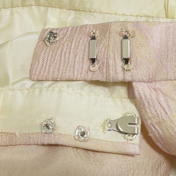 スカートスーツ