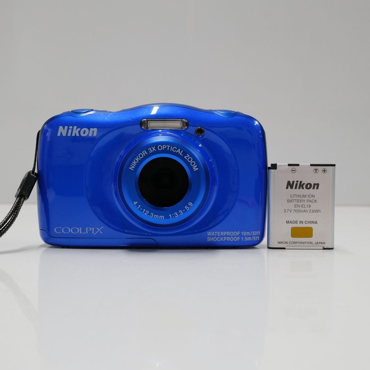 お得定番 Nikon COOLPIX S33 USED超美品 防水 耐衝撃 デジタルカメラ