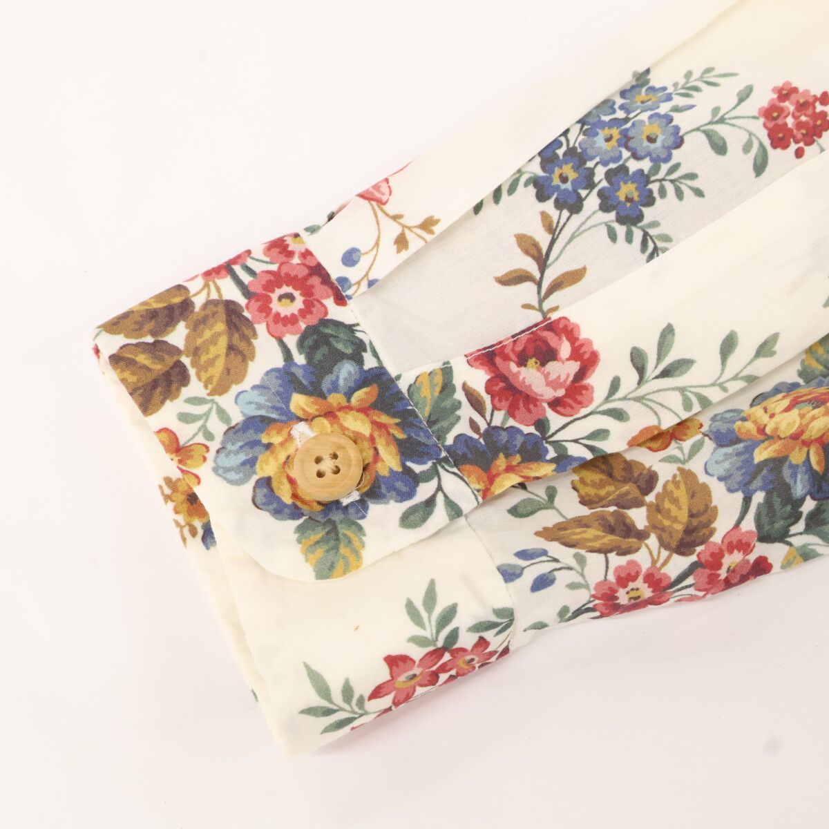 【 予約受付開始】 YAECA ヤエカ ×LIBERTY 90102 ﾎﾜｲﾄ系 花柄 ｺｯﾄﾝ 長袖ｼｬﾂ M