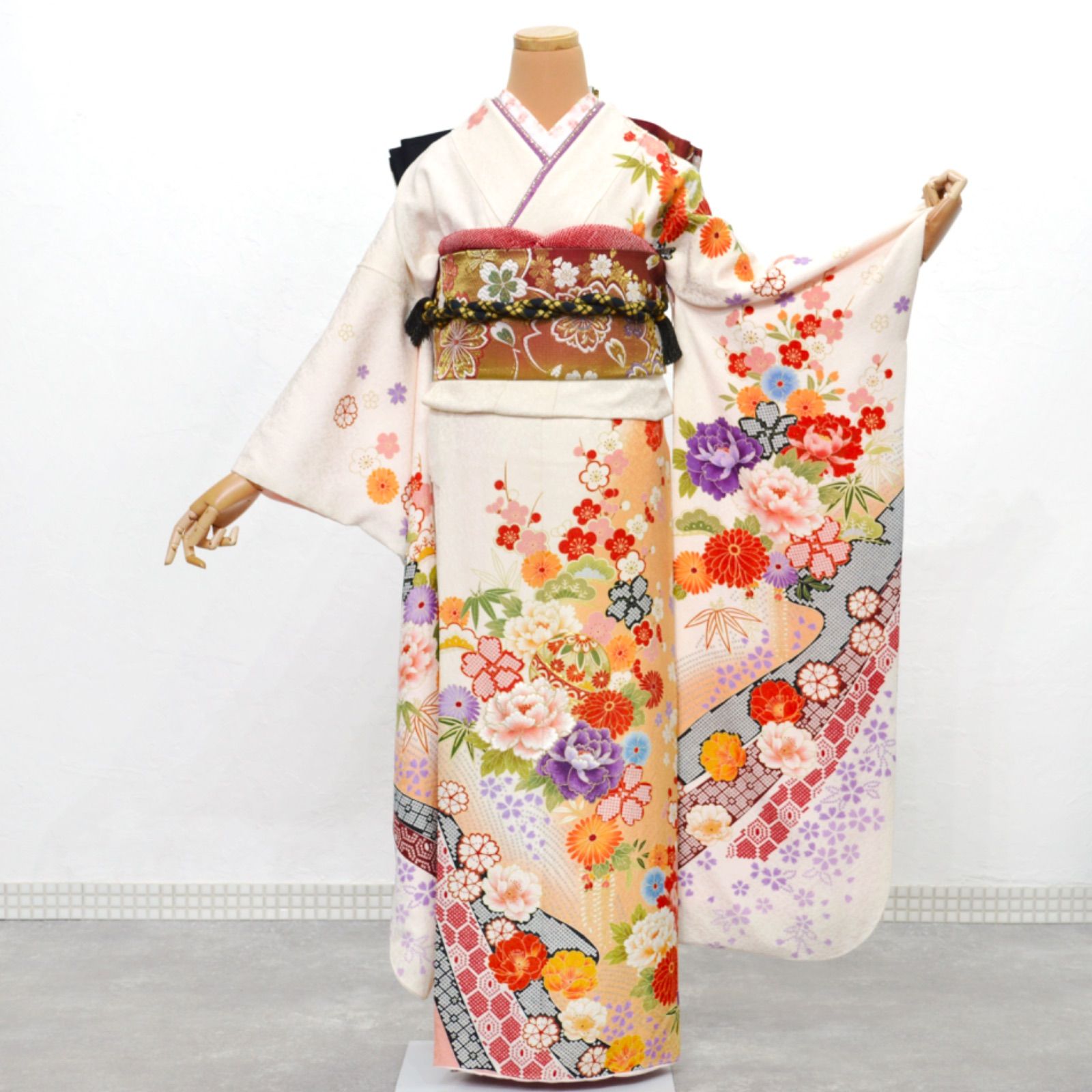 ミホ☆モノトーン多め　美品　正絹お振袖　7点フルセット　Ｌ　白×ワイン ミホ☆モノトーン多め様専用 美品 正絹お振袖 7点フルセット L