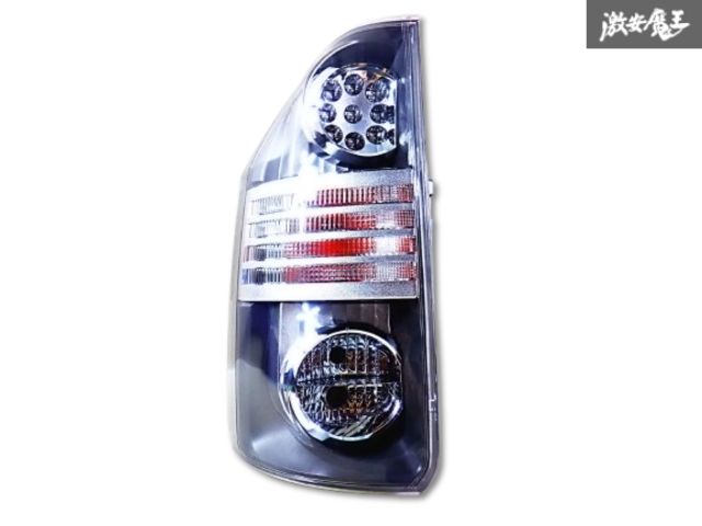 トヨタ Voxy ZRR70 テールランプセット トヨタ ヴォクシーZRR70/ ZRR75 左右テールランプセット - メルカリ