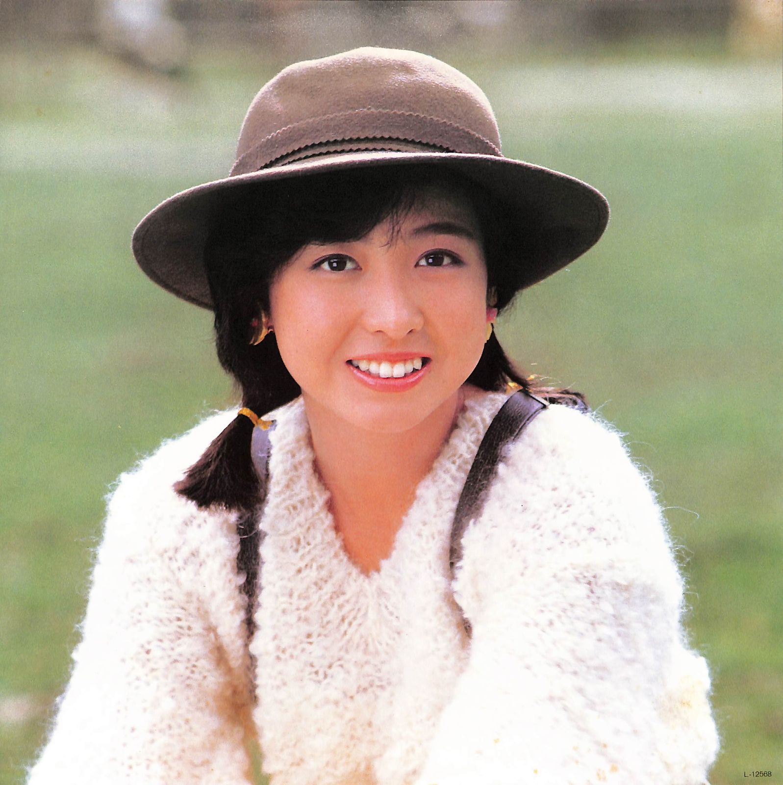 LP1枚 / 倉沢淳美(わらべ) / Velvety (1985年：L-12568