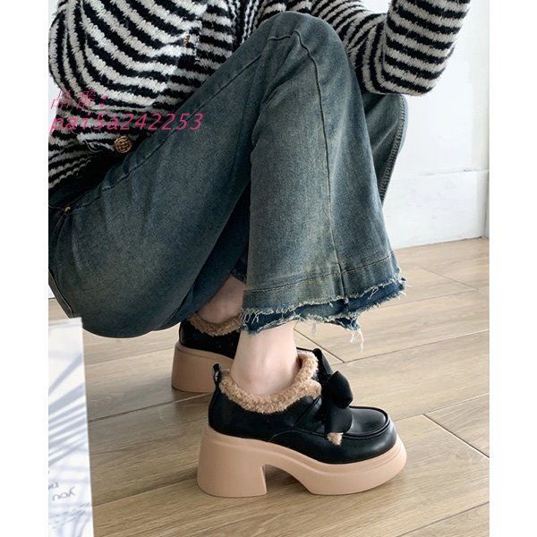 カジュアル ホワイト