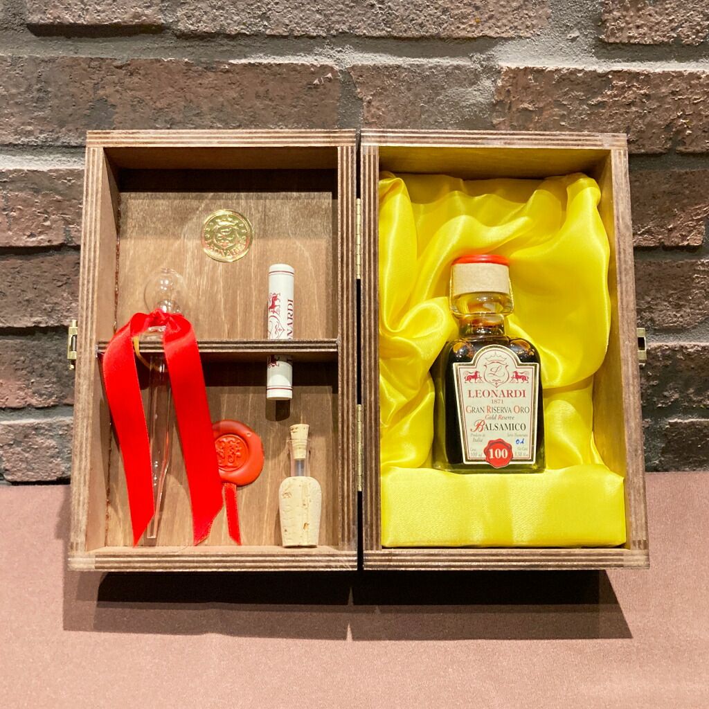レオナルディ バルサミコ 100年熟成 イタリア産 100m 卒業祝い 父の日 春ギフト ギフト プレゼント 老舗 伝統 l 果実酢 酢 男性 女性 お取り寄せグルメ お取り寄せ 贈り物 誕生日 お祝い 内祝い 出産祝い お土産