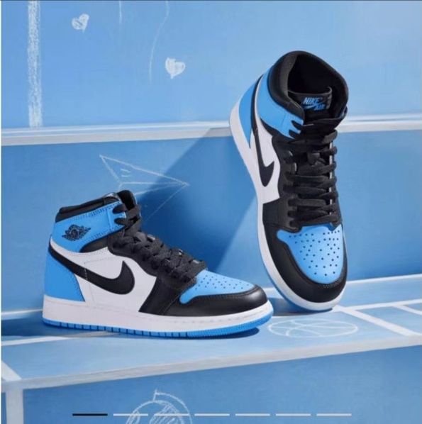 AIR JORDAN 1 RETRO HI OG UNIVERSITY BLUE エアジョーダン1ハイOG ユニバーシティブルー ハイカットスニーカー  ホワイト/ブルー US9.5/27.5cm DZ5485-400 - メルカリ