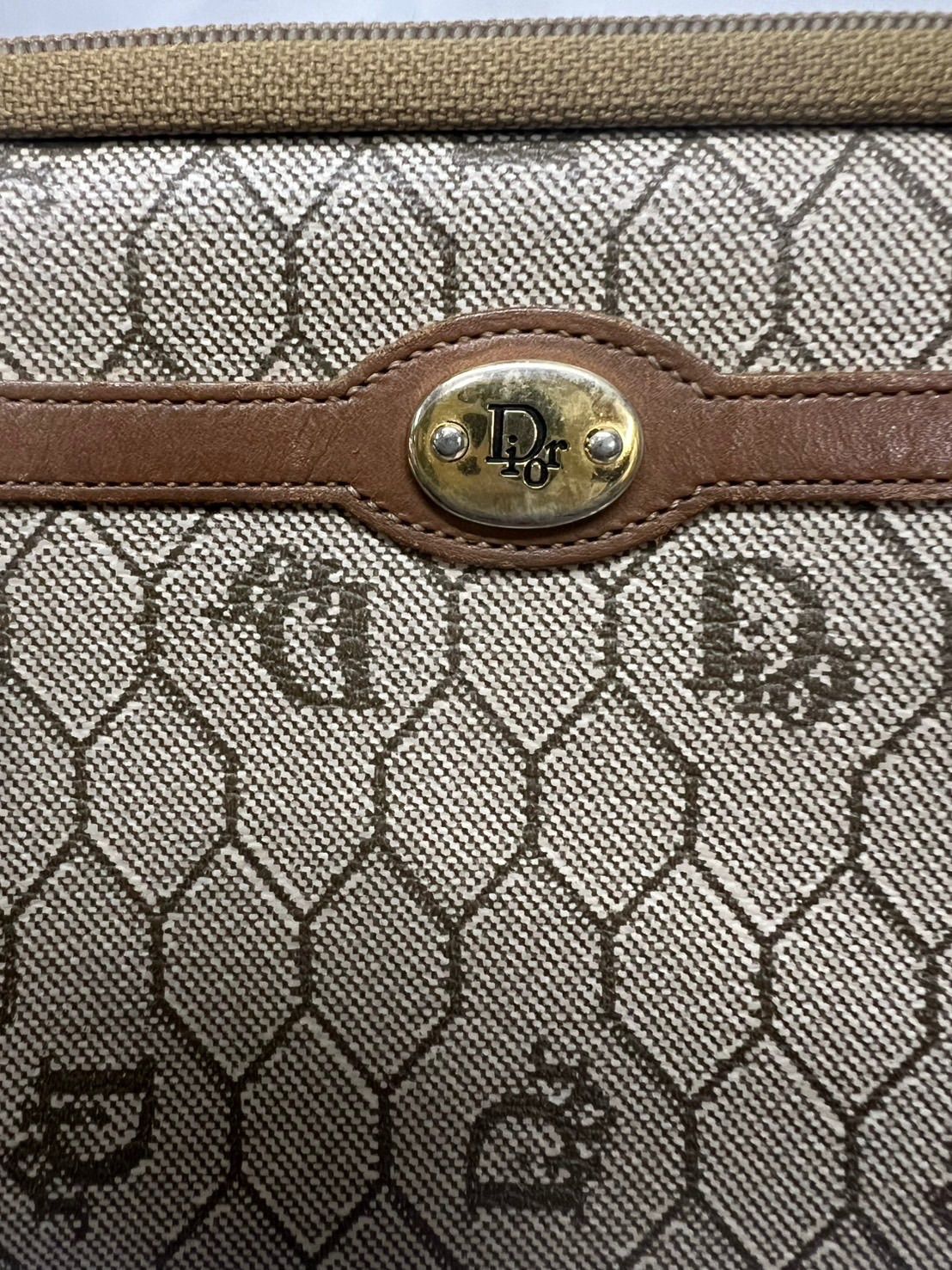 ☆Christian Dior オールド ハニカム柄 ポーチ - メルカリ