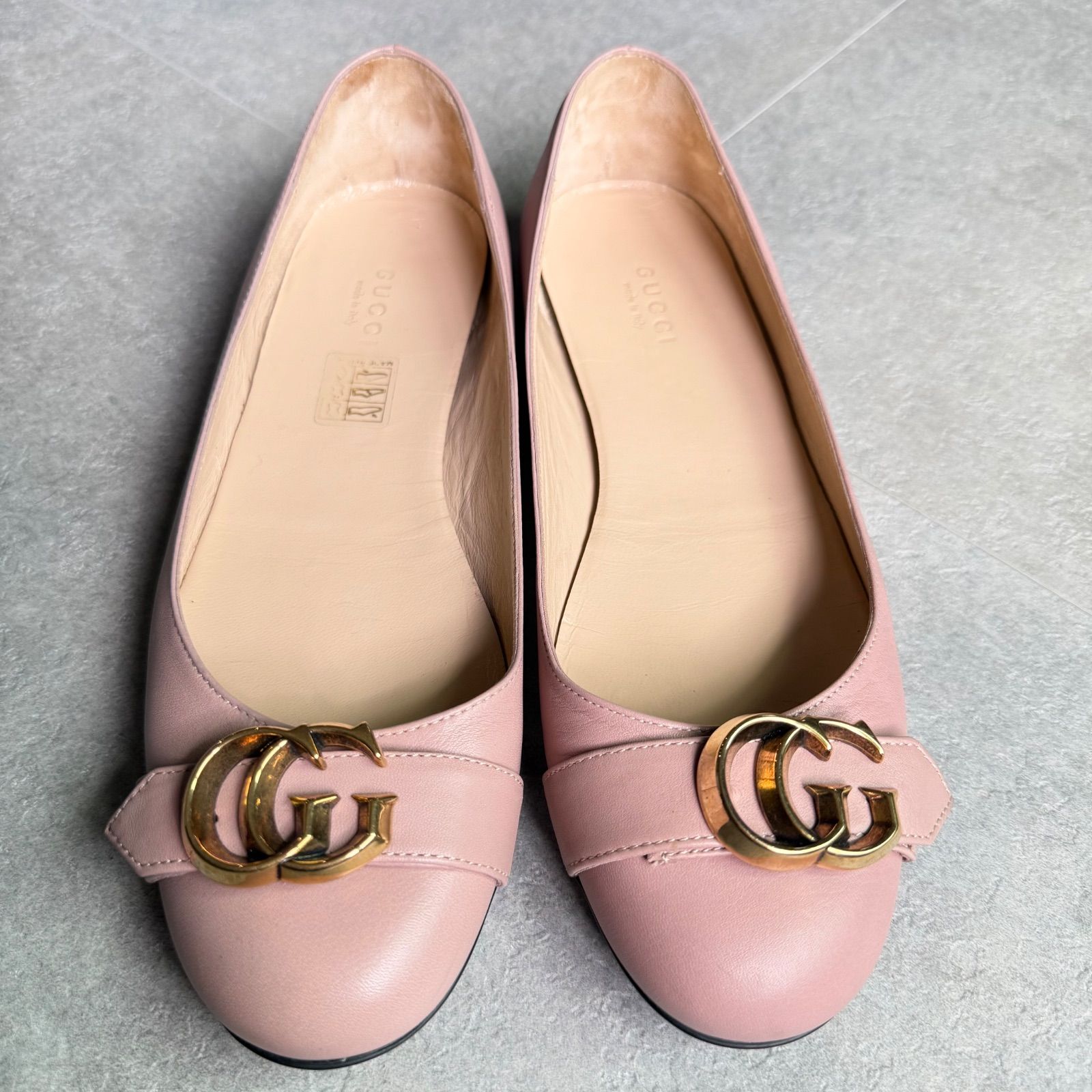 GUCCI GGロゴ マーモントグレージュ フラットシューズ GUCCI GGロゴ マーモントグレージュ フラットシューズ