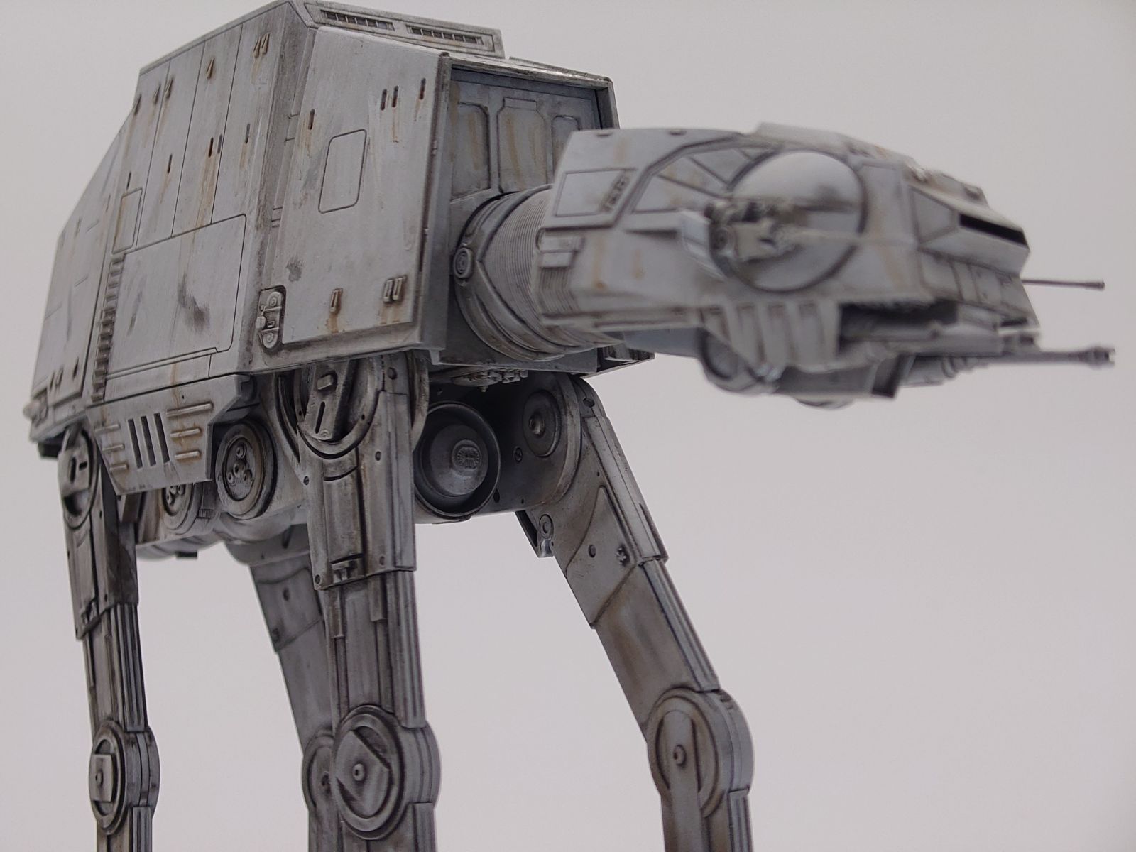 スターウォーズ AT-AT プラモデル 塗装完成品 バンダイ 1/144 - メルカリ