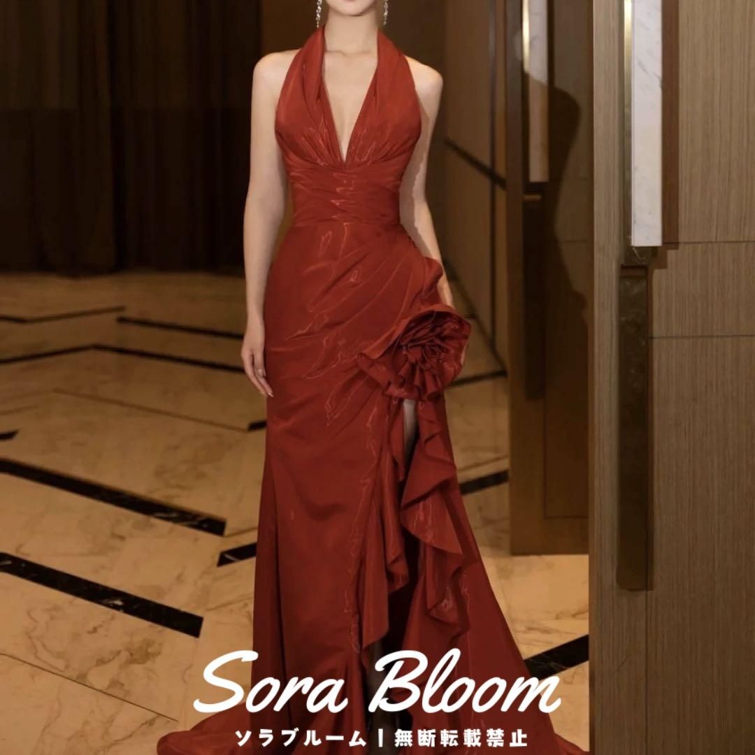 バラがオシャレで美しい スリット入り ホルターネック ドレス