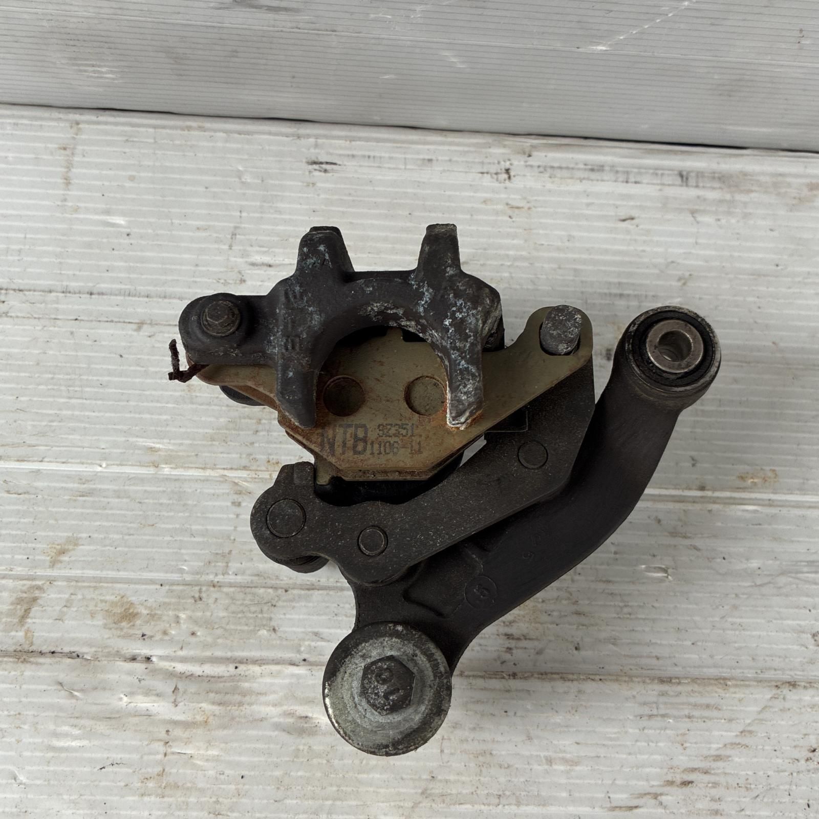 SUZUKI アドレスV100 フロントキャリパー スズキ SUZUKI アドレスV100