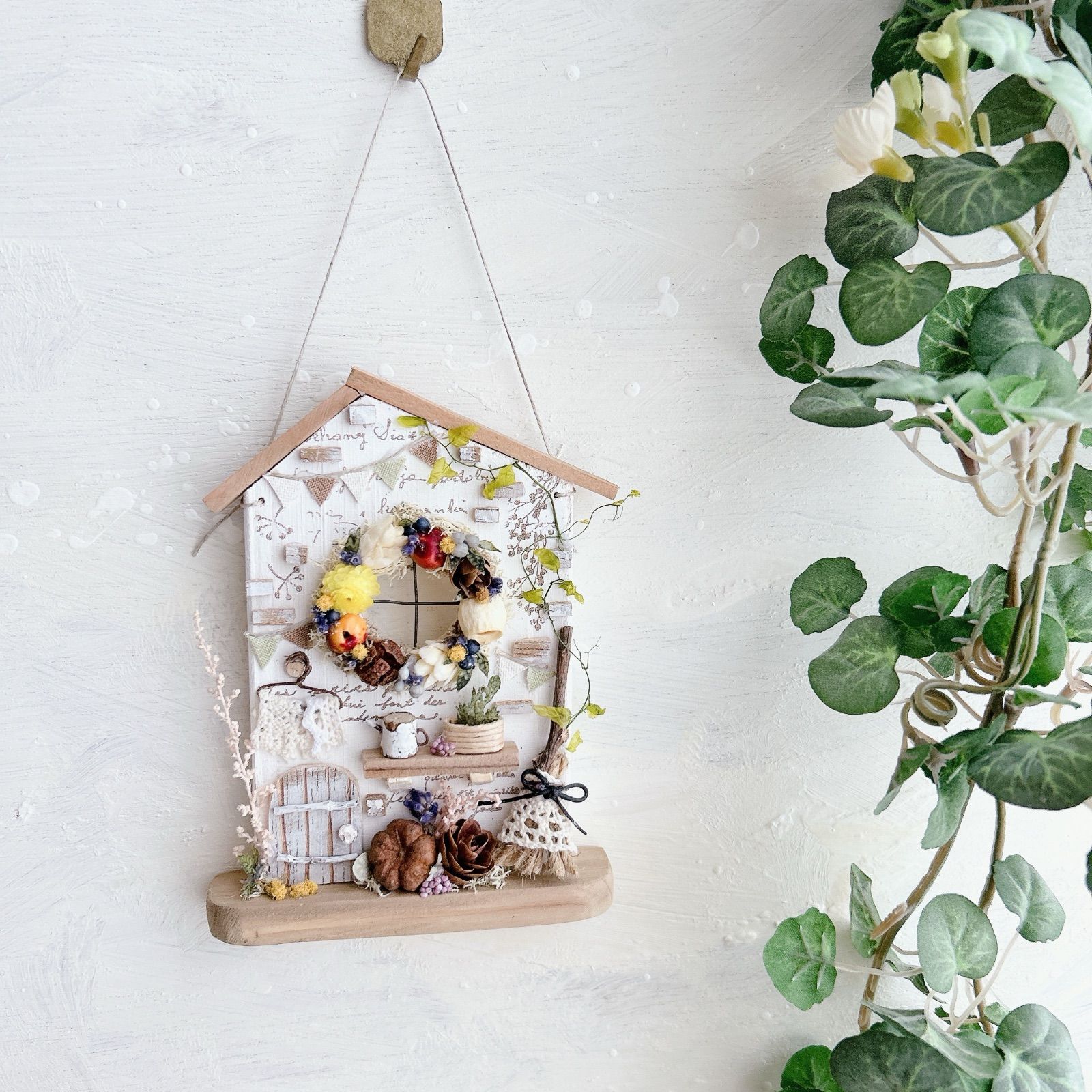 No.156 木製 木のおうち リース 木の実 インテリア雑貨 ハンドメイド