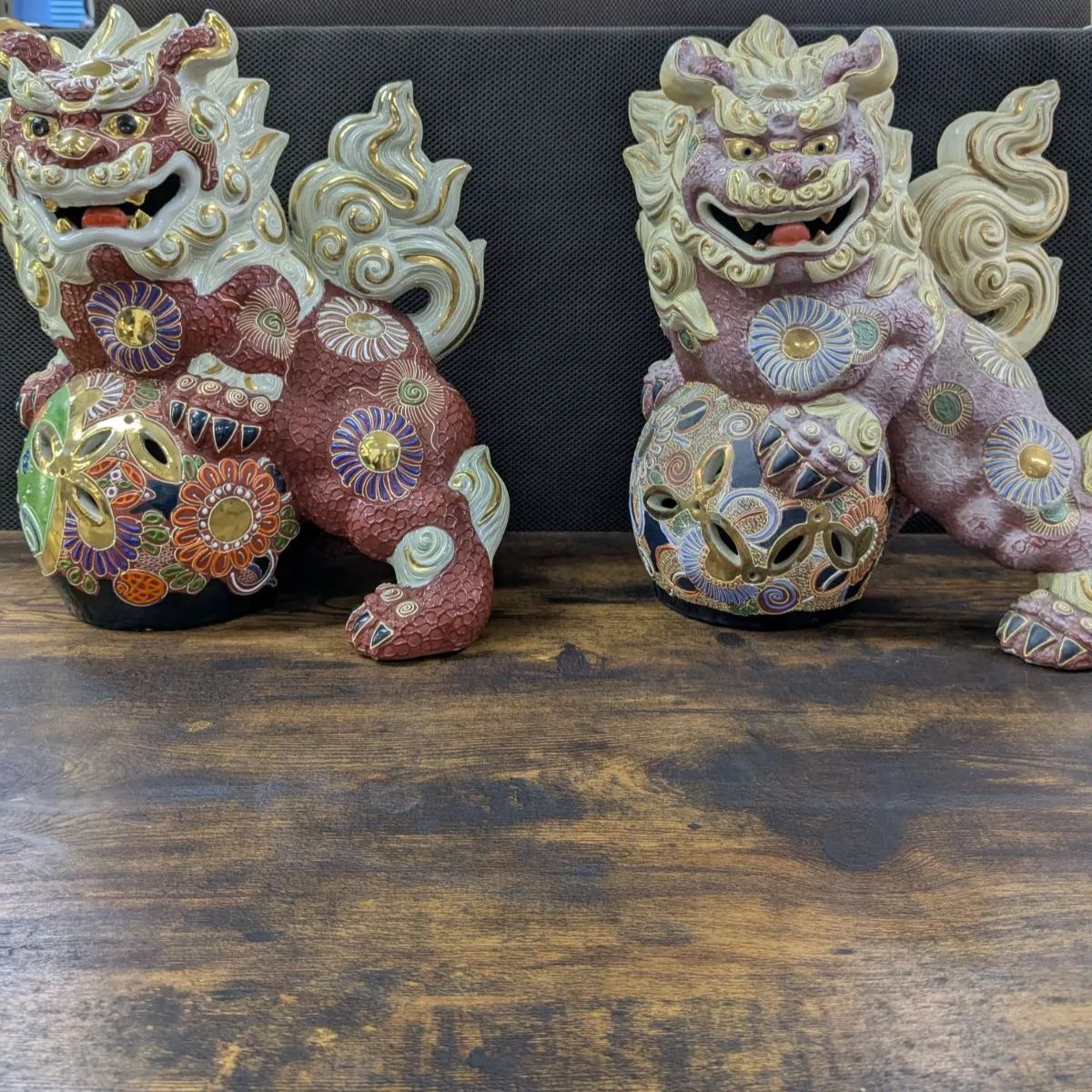 美品】九谷焼 赤獅子 玉乗り獅子 置物 陶器 伝統工芸 オブジェ 時代