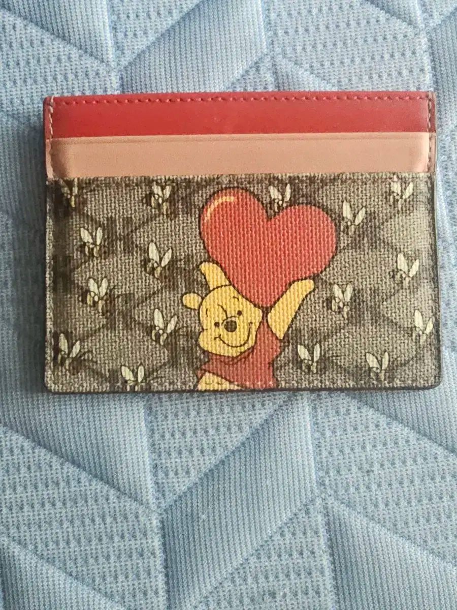 HAZZYS へジス くまのプーさん 赤 カードウォレット 販売