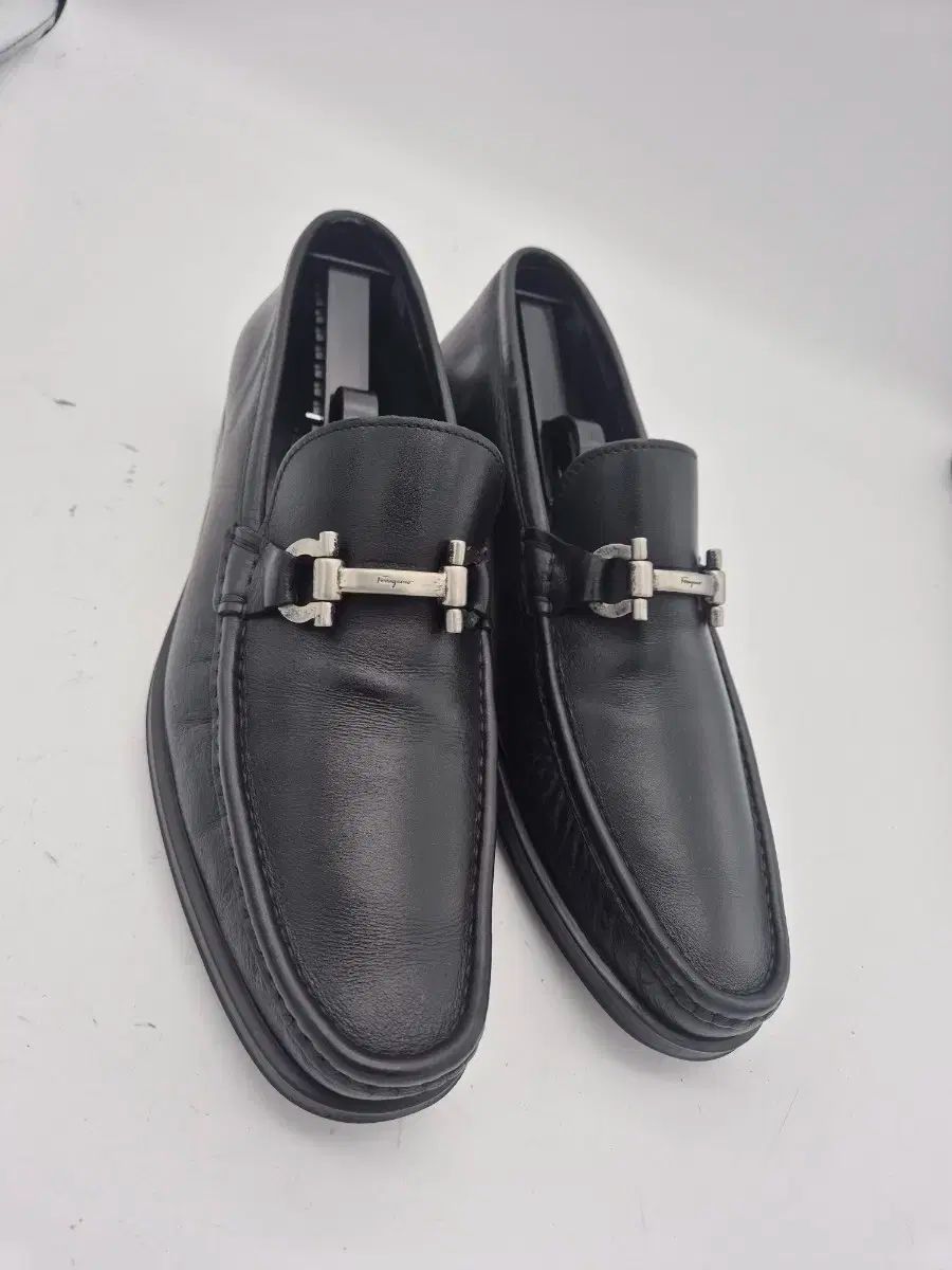FERRAGAMO フェラガモ 黒 メンズ ローファー 265 サイズ