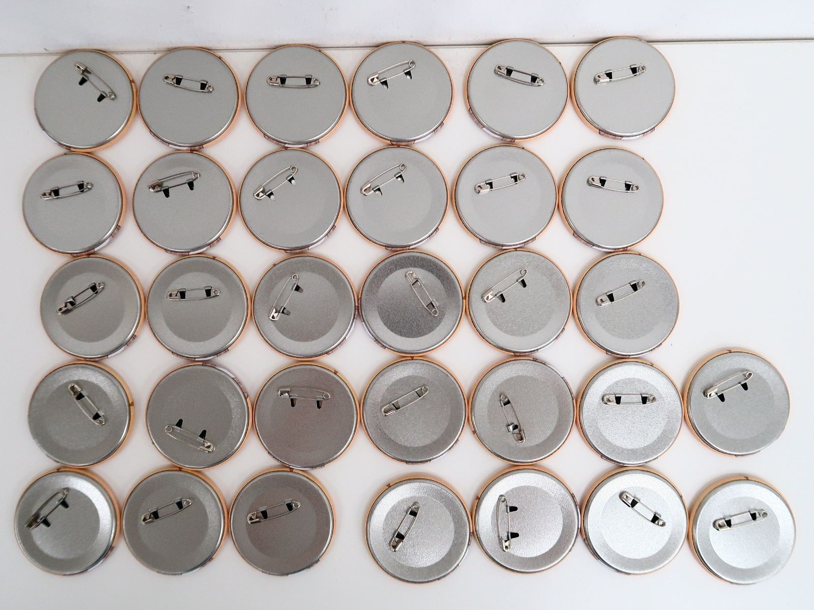 初音ミク earth music&ecology 缶バッジ 2個セット 鏡音リン 缶バッジ