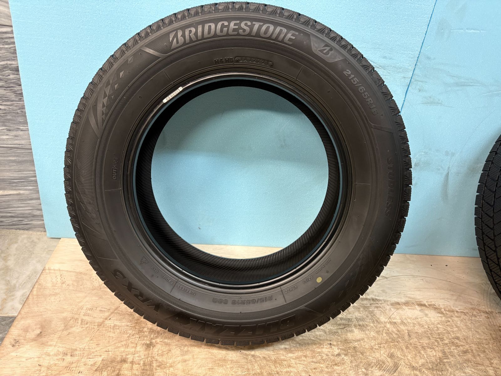 215|65|R16 VRX3 スタッドレス ブリヂストン BLIZZAK VRX3 16インチ ４本セット R16No8